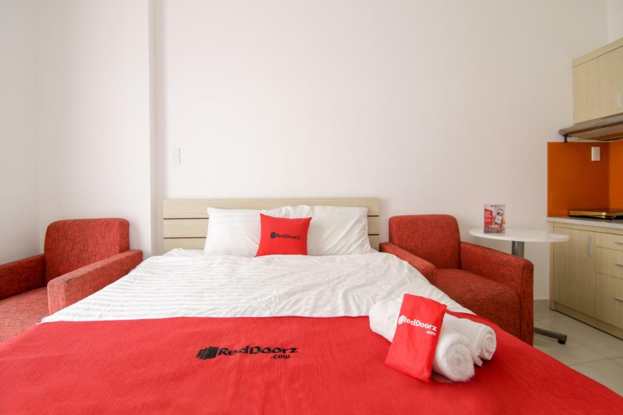 Reddoorz Near Quan Khu 7 Stadium Cidade de Ho Chi Minh Exterior foto